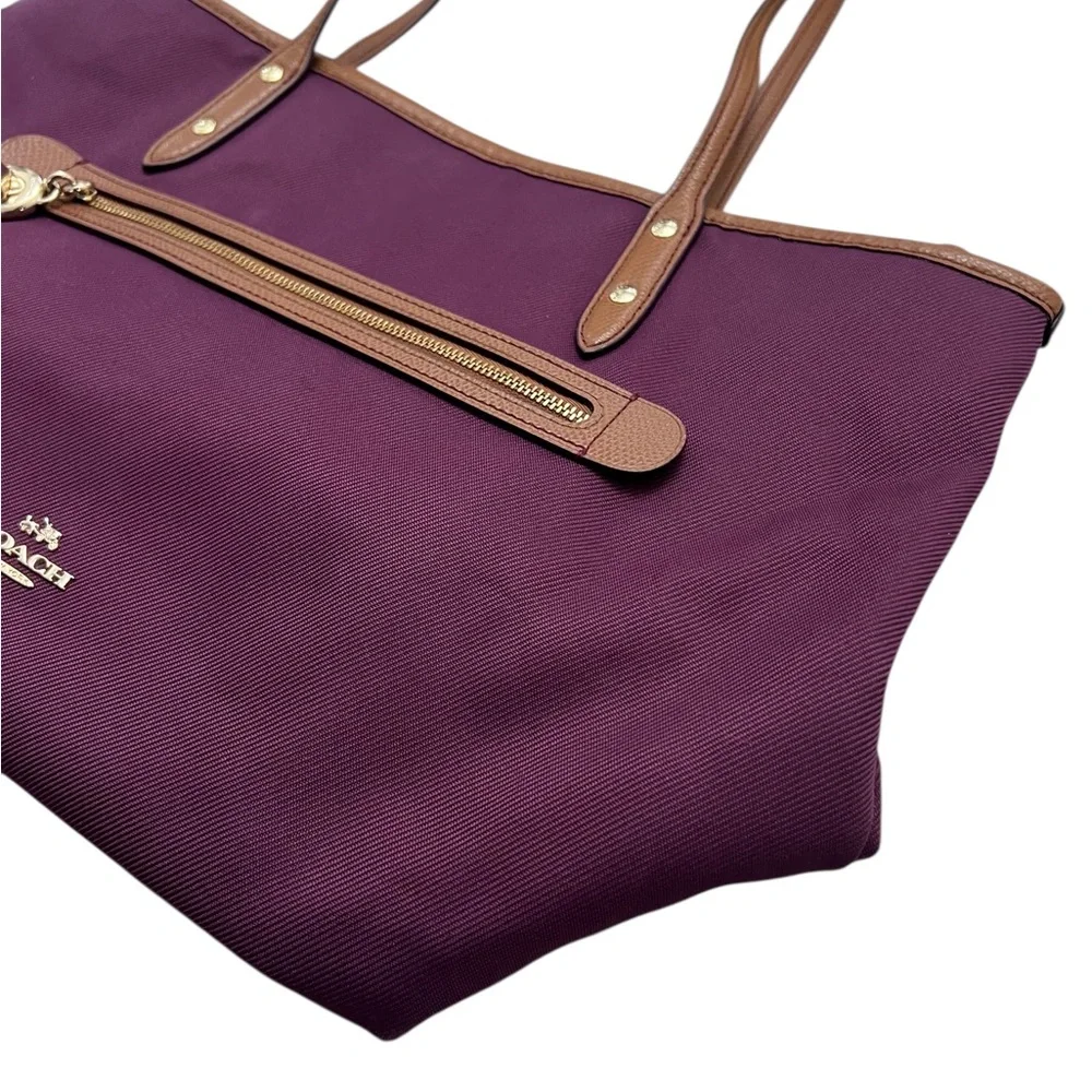 Coach Sawyer Tote - Picture 8 of 16